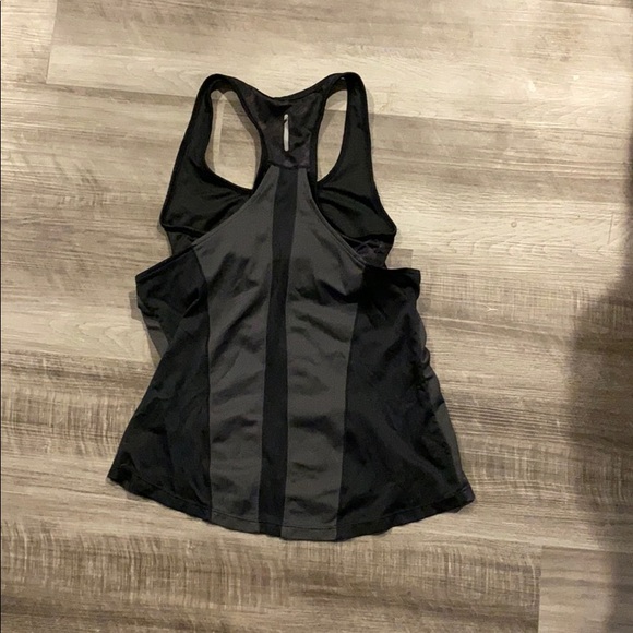 Black workout top with sports bra - Picture 4 of 4